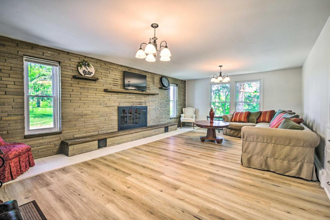 Roomy Montour Falls Retreat With Private Pool! Exteriör bild